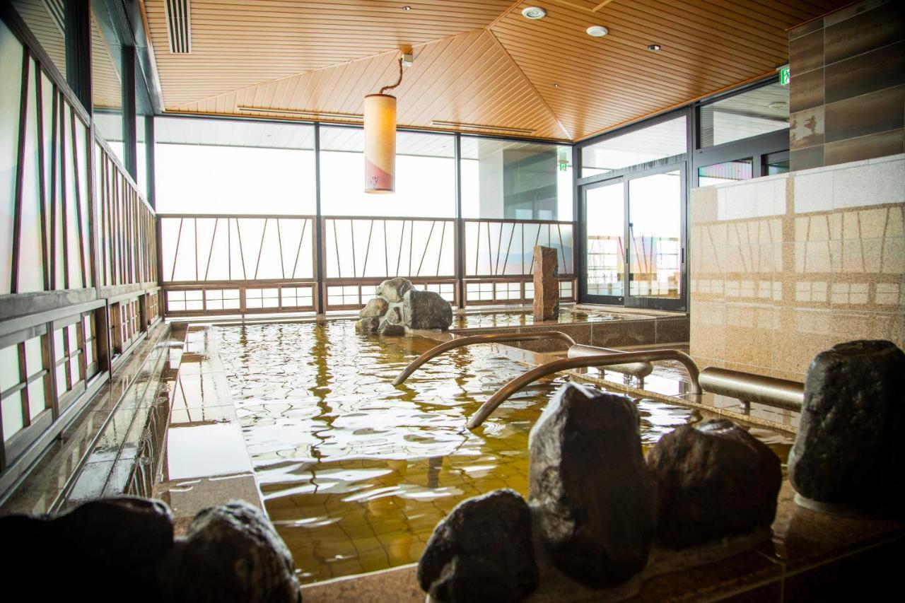 La Vista Furano Hills Natural Hot Spring ภายนอก รูปภาพ